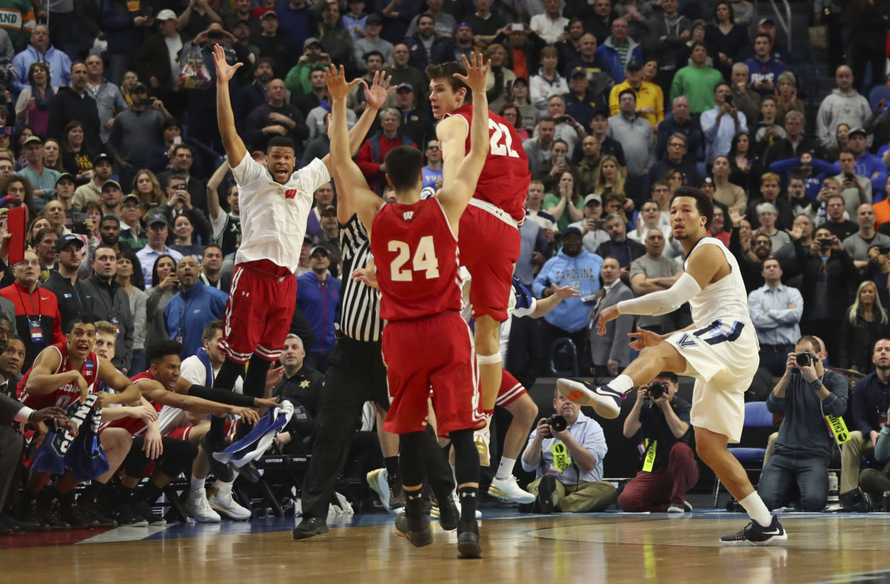 Badgers 65, Wildcats 62